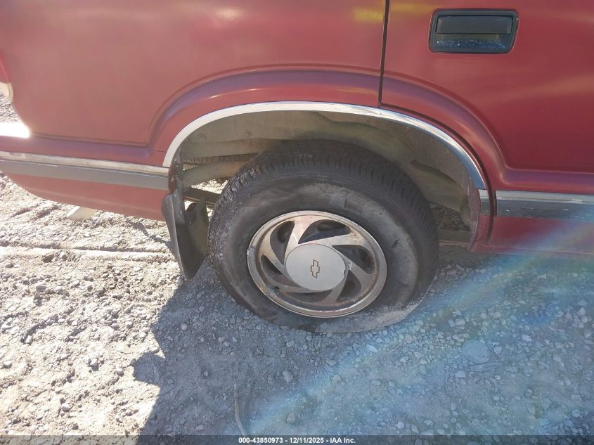 1995 Chevrolet Blazer VIN: 1GNDT13W2SK221337 Lot: 43850973