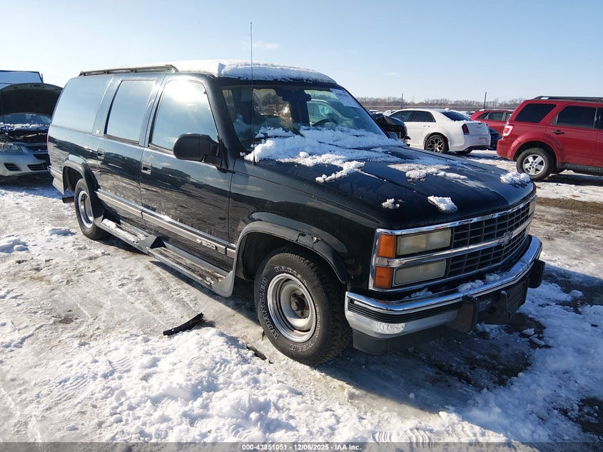 1GNEC16K7PJ307382 1993 Chevrolet Suburban C1500 auction photo 1