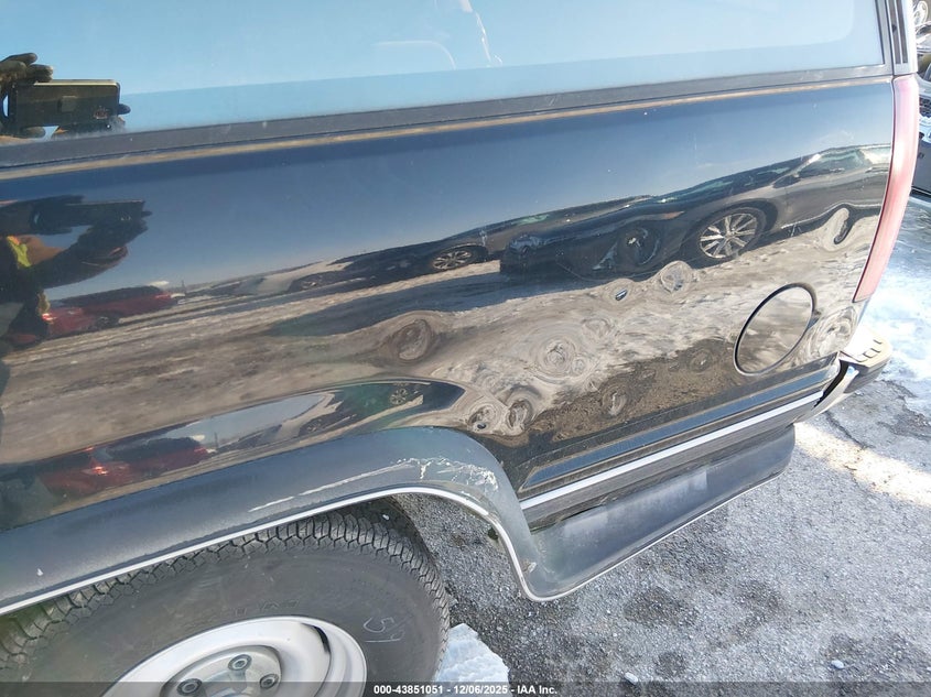 1GNEC16K7PJ307382 1993 CHEVROLET SUBURBAN photo no. 6