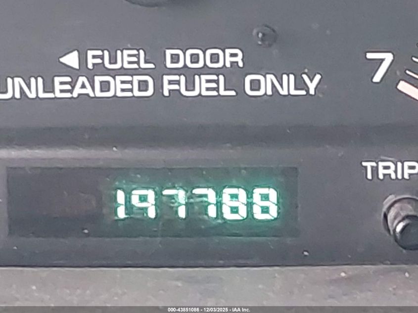 2000 Chrysler Town & Country Lx VIN: 1C4GP44G4YB717252 Lot: 43851086