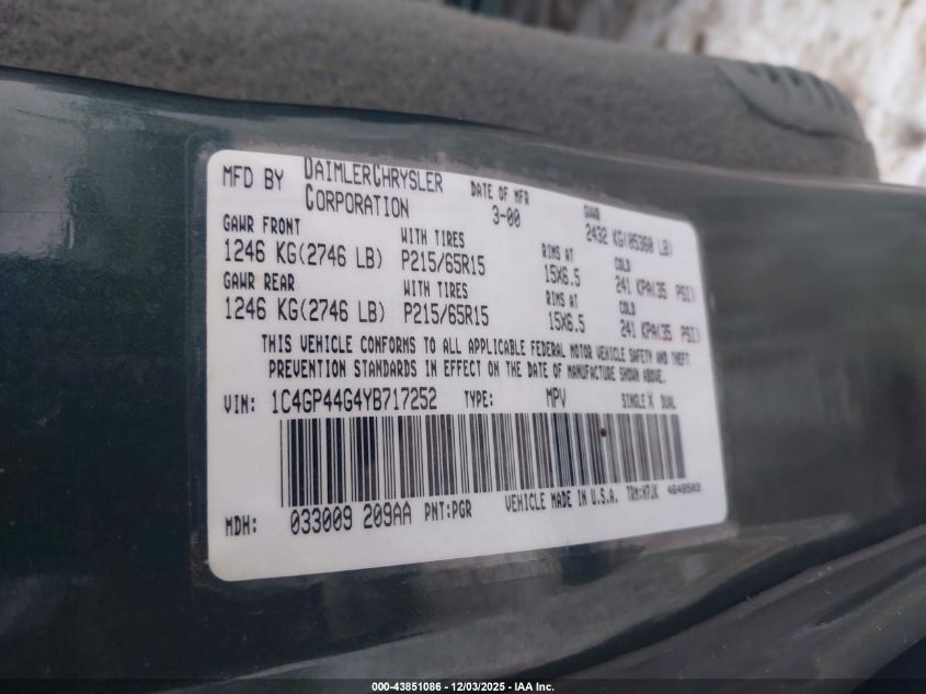 2000 Chrysler Town & Country Lx VIN: 1C4GP44G4YB717252 Lot: 43851086