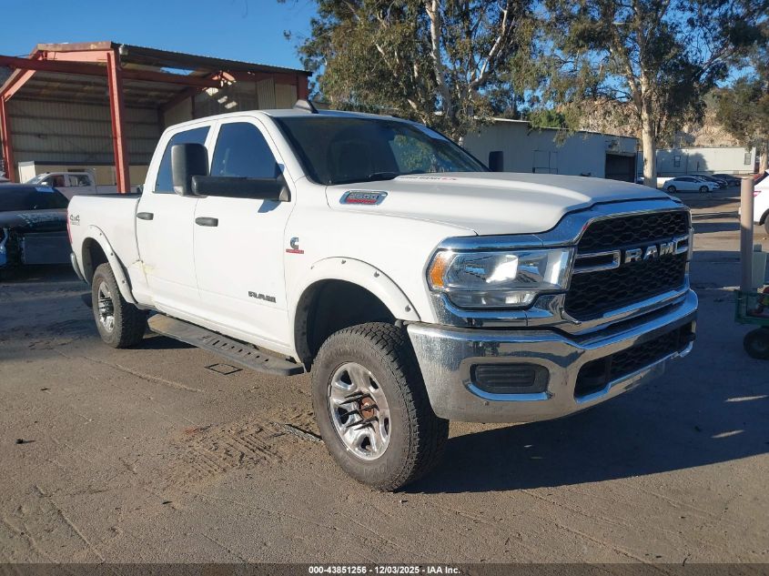 RAM 2500 TRADESMAN 4X4 6 4 BOX