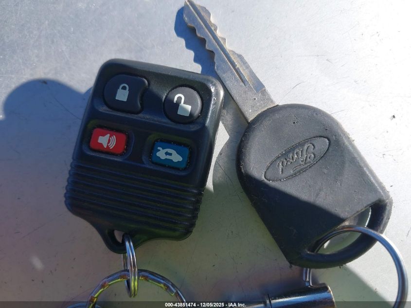 2005 Ford Mustang Gt Deluxe/Gt Premium VIN: 1ZVHT82H655222190 Lot: 43851474