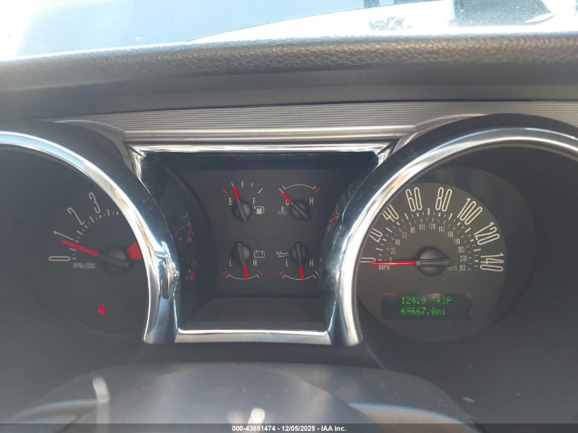 2005 Ford Mustang Gt Deluxe/Gt Premium VIN: 1ZVHT82H655222190 Lot: 43851474