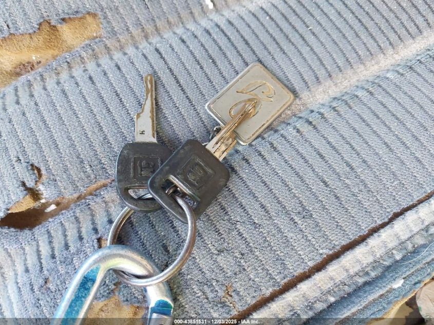 1992 Chevrolet Gmt-400 C1500 VIN: 1GCEC14H6NE212902 Lot: 43851531