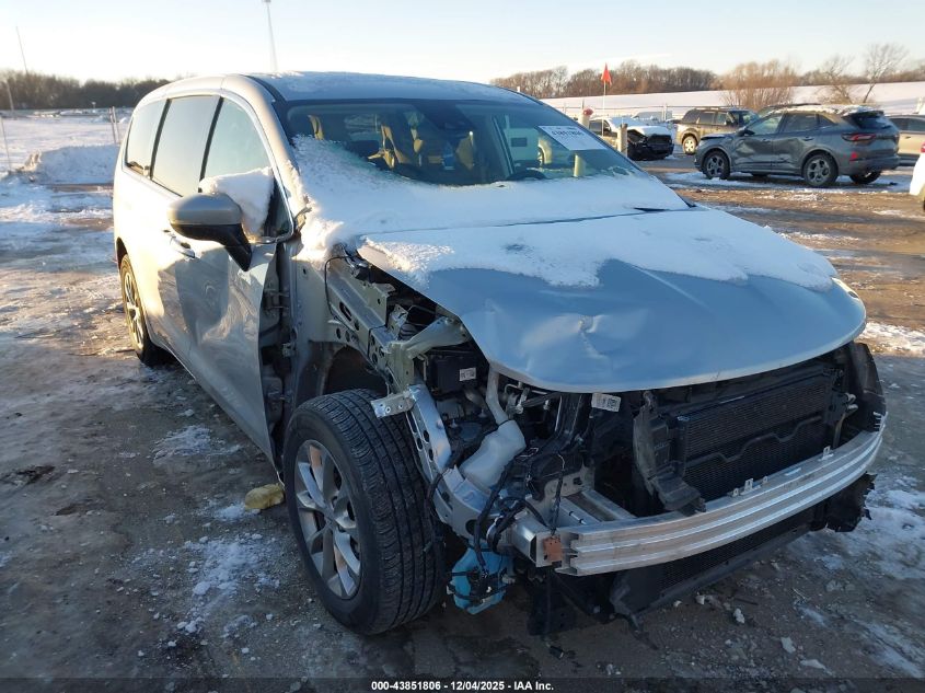 CHRYSLER PACIFICA TOURING L AWD