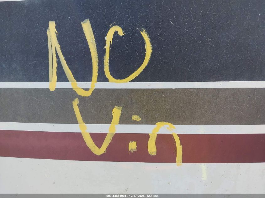 1999 Ford F550 Super Duty Stripped Chass VIN: 3FCMF53S8XJA21827 Lot: 43851904