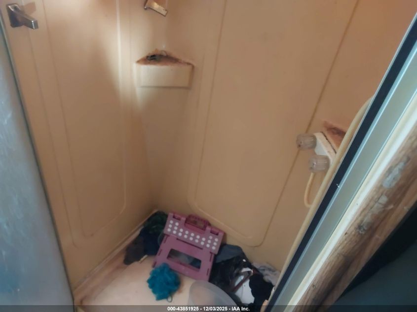 1995 Ford F530 Super Duty VIN: 3FCLF53G9SJA14711 Lot: 43851925