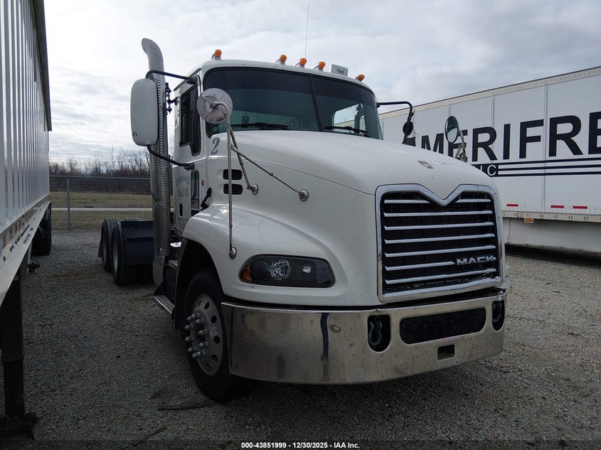 2012 Mack 600 Cxu600