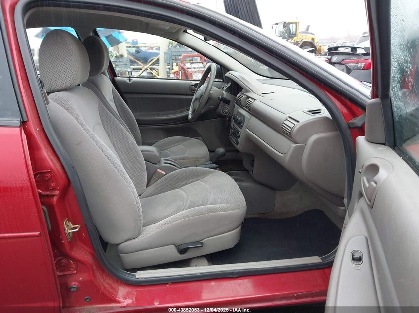 1C3EL46XX4N274246 2004 CHRYSLER SEBRING photo no. 5