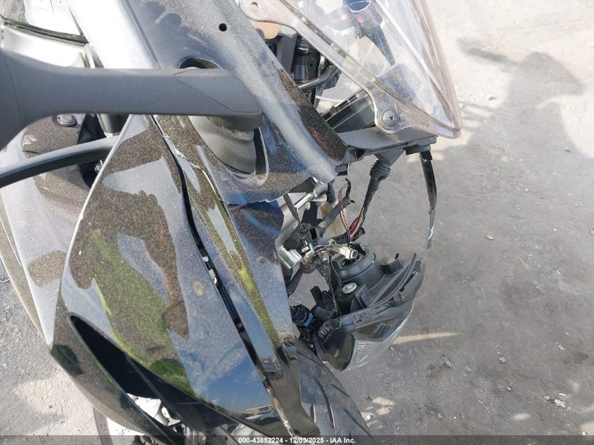 2019 Suzuki Gsx-R600 VIN: JS1GN7FA5K7100222 Lot: 43852224