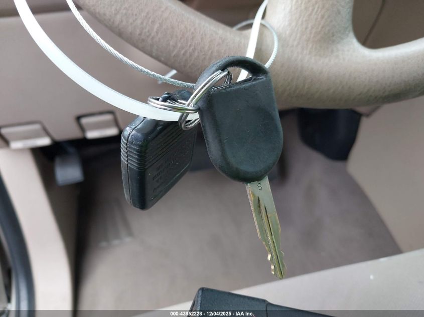 2004 Ford Expedition Xlt VIN: 1FMRU15W34LA28888 Lot: 43852228