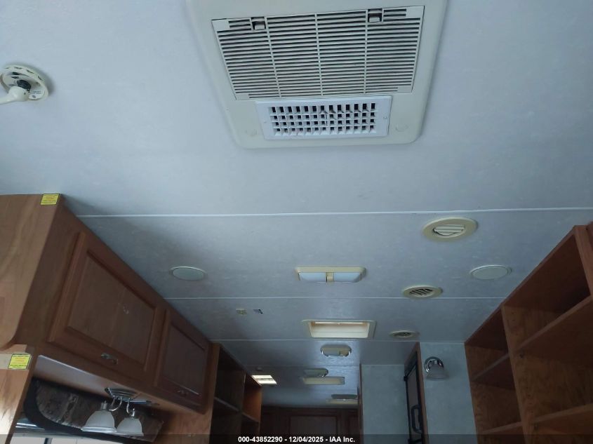 2004 Ford F550 Super Duty Stripped Chass VIN: 1F6LF53S040A03933 Lot: 43852290