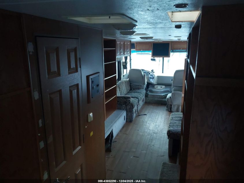 2004 Ford F550 Super Duty Stripped Chass VIN: 1F6LF53S040A03933 Lot: 43852290