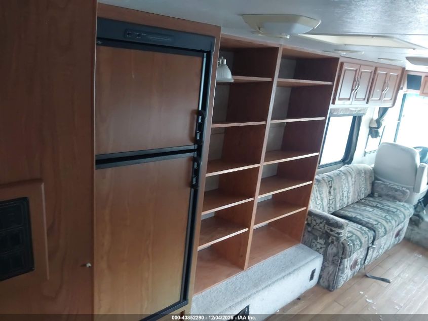 2004 Ford F550 Super Duty Stripped Chass VIN: 1F6LF53S040A03933 Lot: 43852290