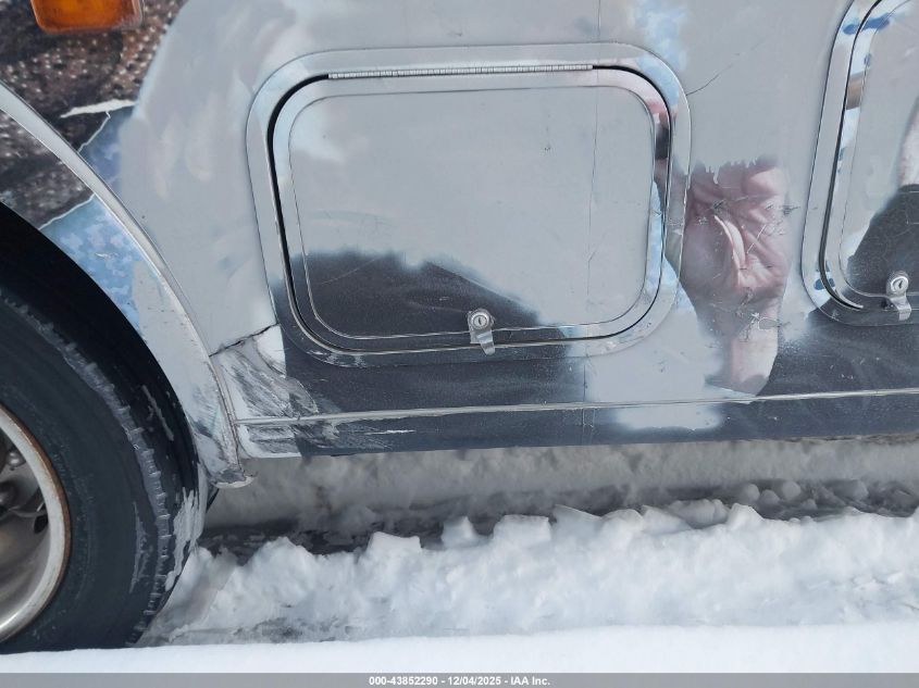 2004 Ford F550 Super Duty Stripped Chass VIN: 1F6LF53S040A03933 Lot: 43852290