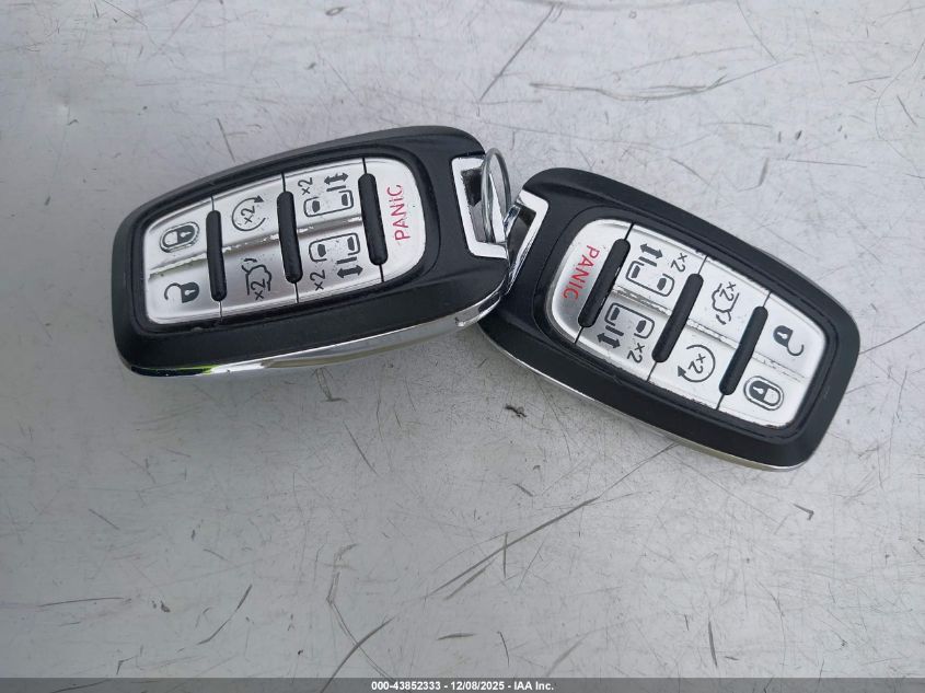 2017 Chrysler Pacifica Limited VIN: 2C4RC1GGXHR616328 Lot: 43852333