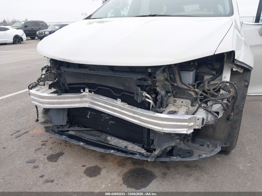 2017 Chrysler Pacifica Limited VIN: 2C4RC1GGXHR616328 Lot: 43852333