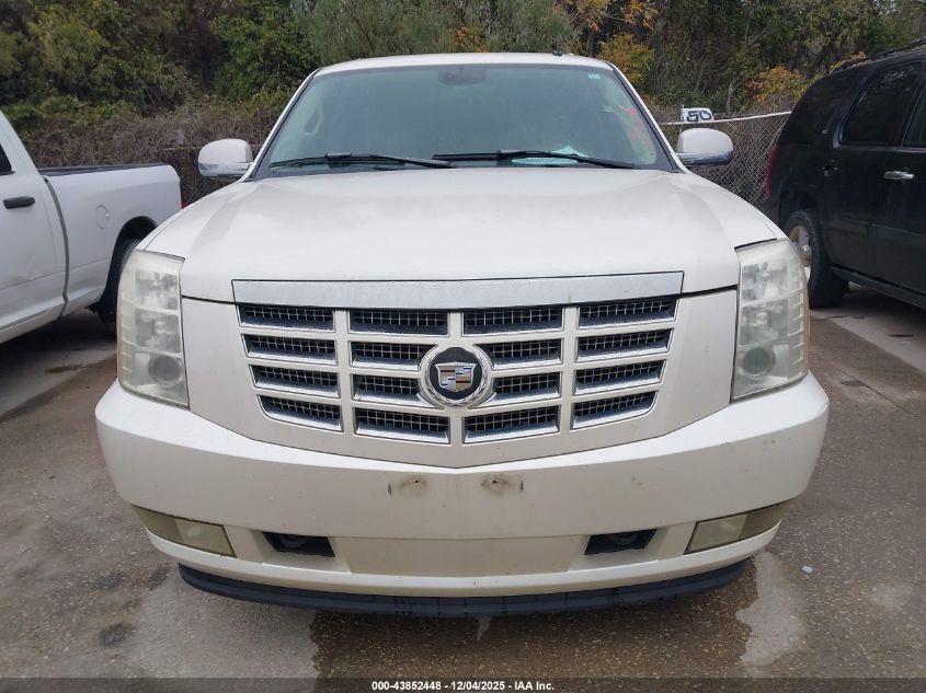 2007 Cadillac Escalade Standard VIN: 1GYEC63897R320077 Lot: 43852448