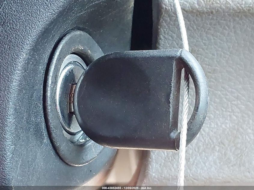 2005 Ford Mustang V6 Deluxe/V6 Premium VIN: 1ZVFT80N155103849 Lot: 43852455