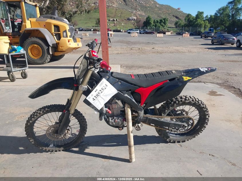 2011 Honda Crf450 R VIN: JH2PE0532BK901744 Lot: 43852524