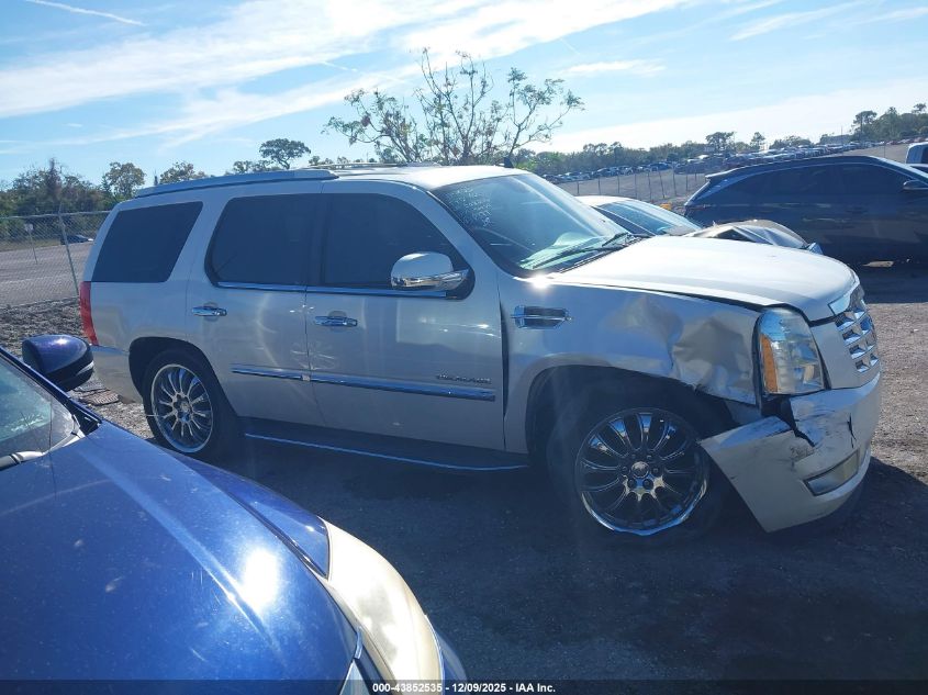 2011 Cadillac Escalade Standard VIN: 1GYS3AEF2BR400511 Lot: 43852535