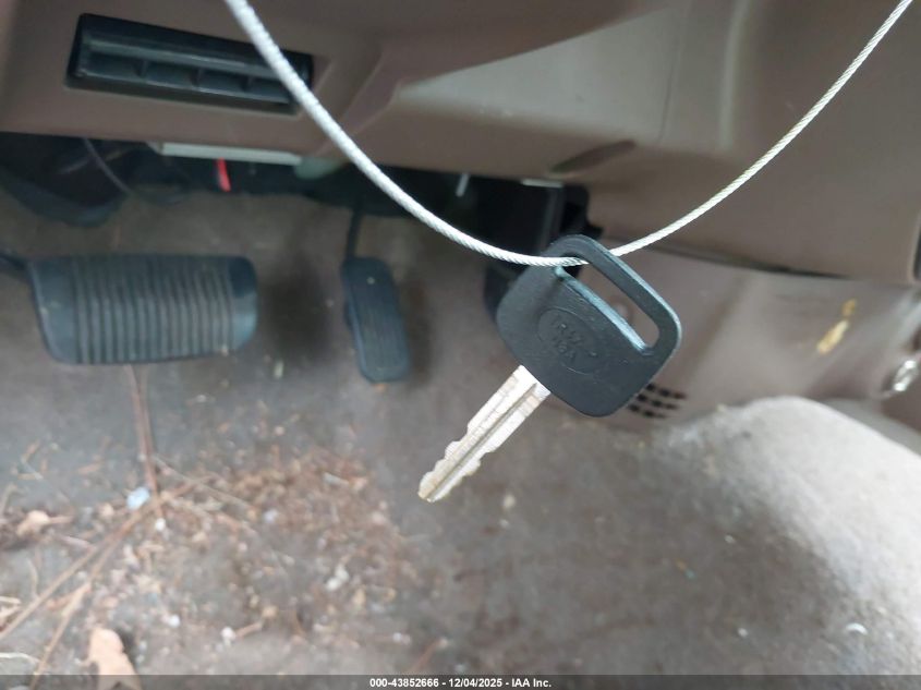 2003 Toyota Tundra Sr5 VIN: 5TBRN341X3S404995 Lot: 43852666