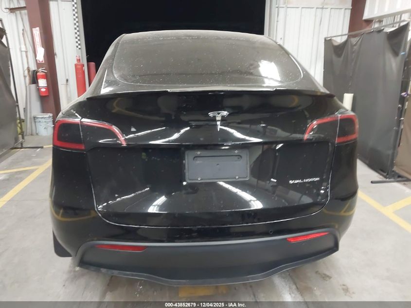 2022 Tesla Model Y Long Range Dual Motor All-Wheel Drive VIN: 7SAYGDEE1NF480037 Lot: 43852679