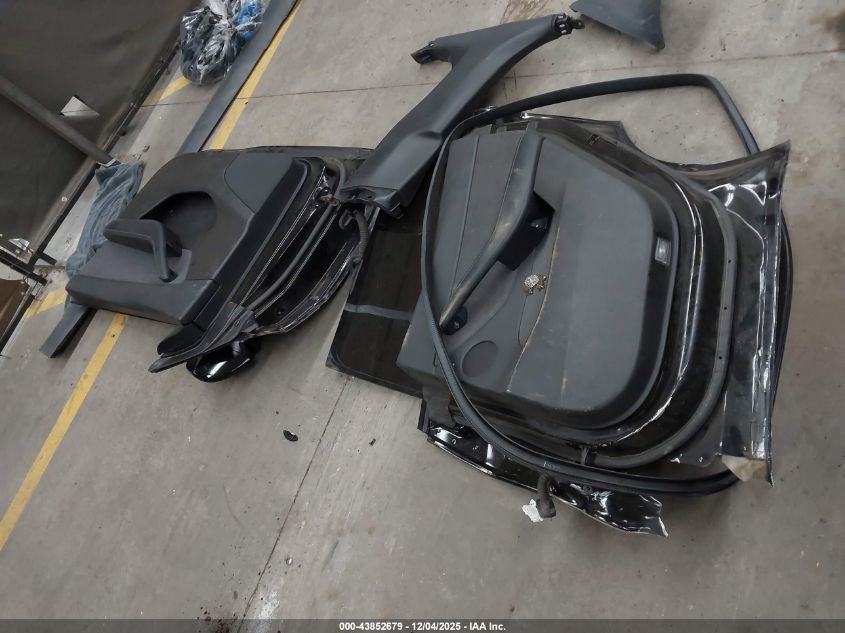 2022 Tesla Model Y Long Range Dual Motor All-Wheel Drive VIN: 7SAYGDEE1NF480037 Lot: 43852679