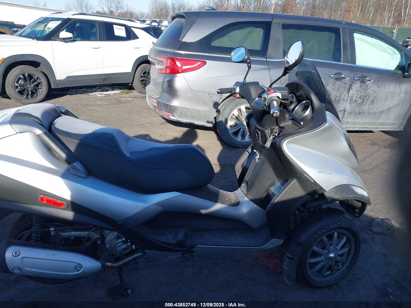 ZAPM479M495003566 2009 PIAGGIO MP3 photo no. 12
