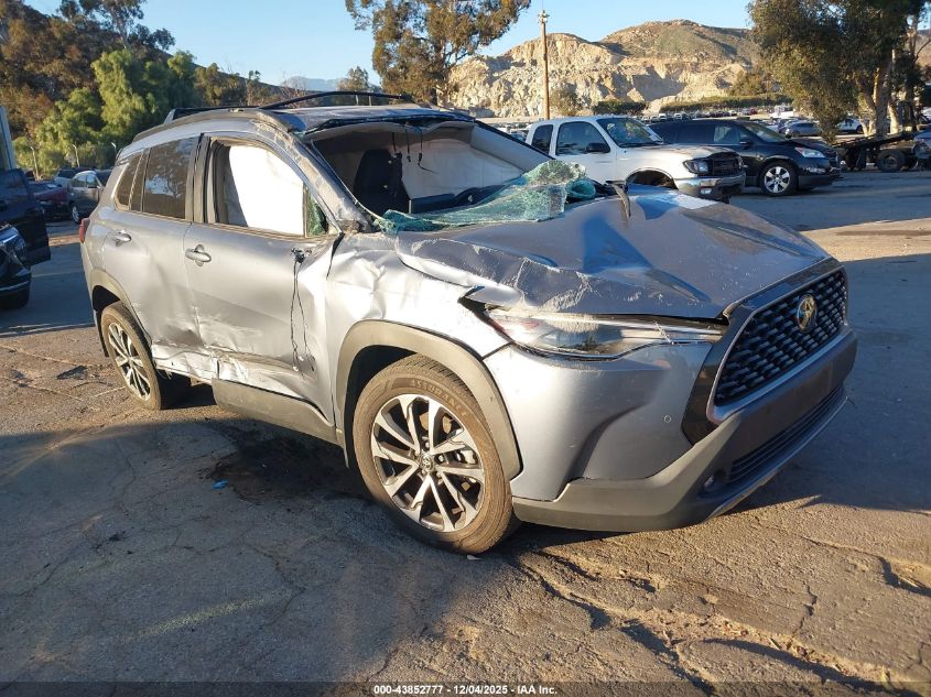 TOYOTA COROLLA CROSS XLE