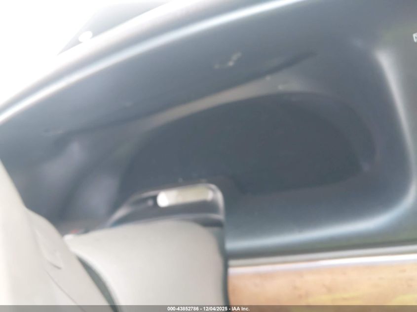 2002 Lincoln Continental VIN: 1LNHM97V92Y697620 Lot: 43852786