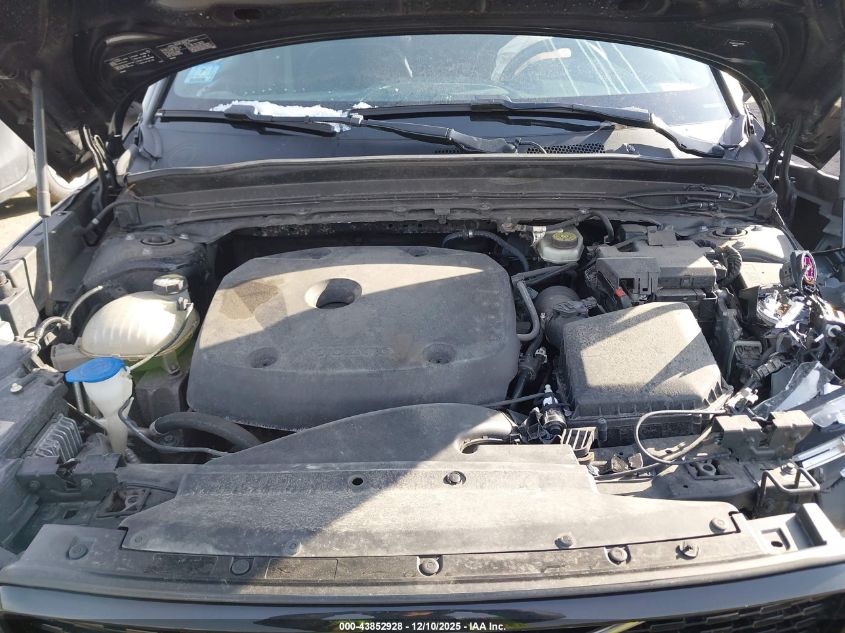 2019 Volvo Xc40 T5 Momentum/T5 R-Design VIN: YV4162XZ1K2017722 Lot: 43852928