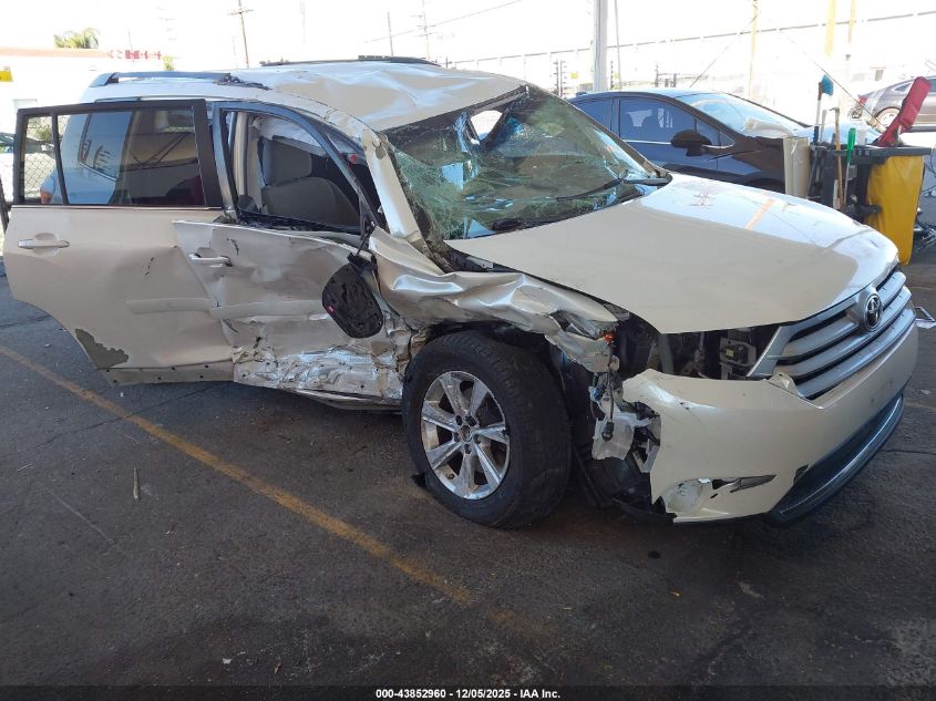 TOYOTA HIGHLANDER BASE PLUS V6