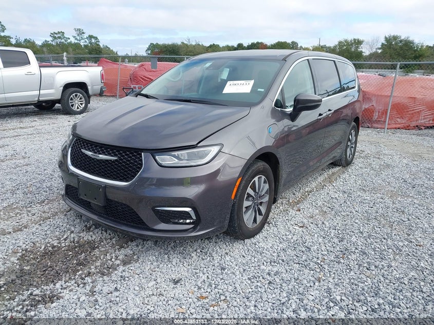 2C4RC1L74PR556194 2023 CHRYSLER PACIFICA photo no. 2