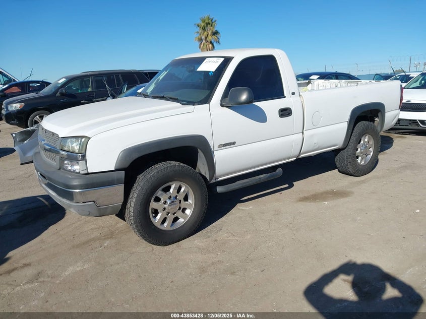 1GCGC24U03Z260767 2003 CHEVROLET SILVERADO photo no. 2