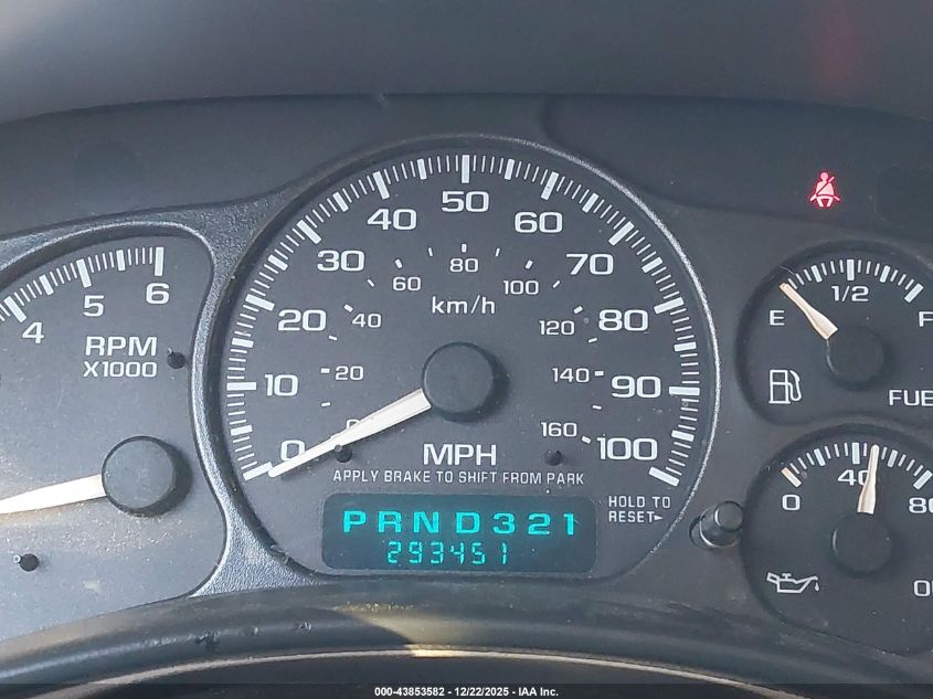 2002 Chevrolet Suburban 1500 Lt VIN: 1GNEC16ZX2J157547 Lot: 43853582