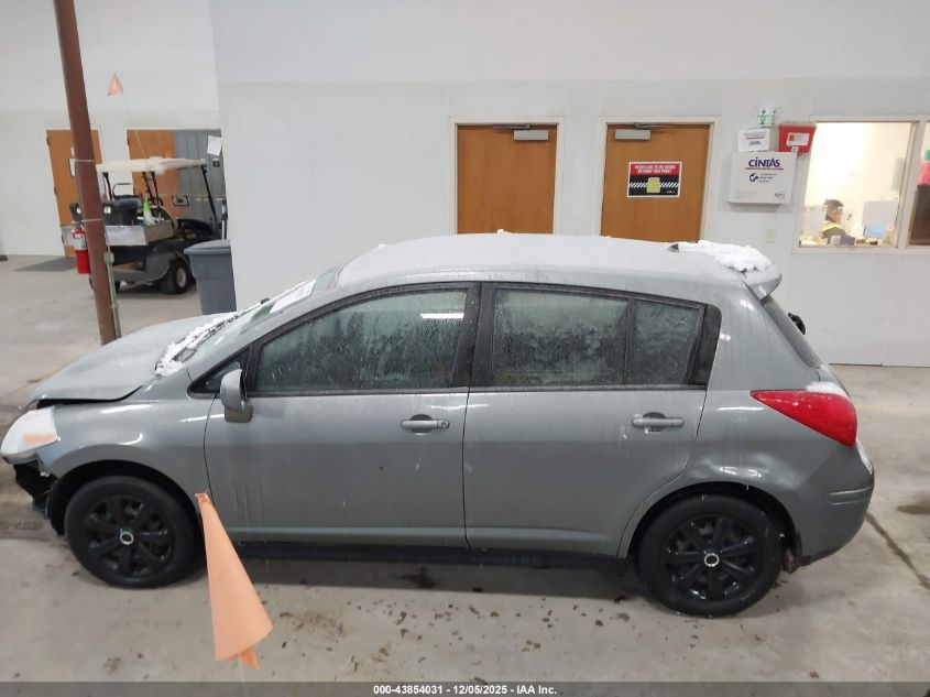 2009 Nissan Versa 1.8S VIN: 3N1BC13E39L354403 Lot: 43854031