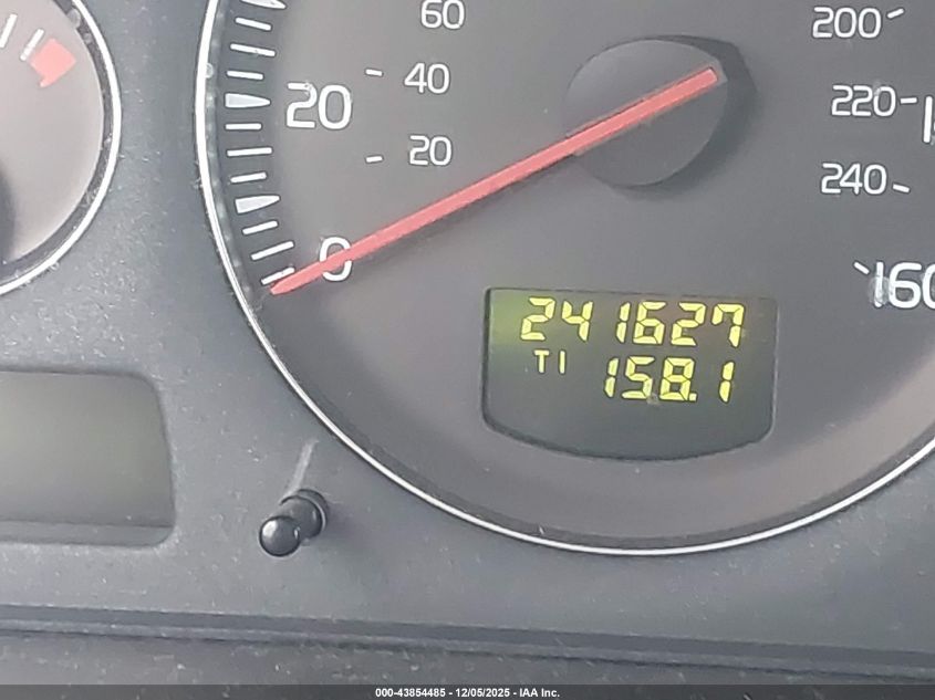 2005 Volvo Xc70 2.5T Awd VIN: YV1SZ592851181408 Lot: 43854485