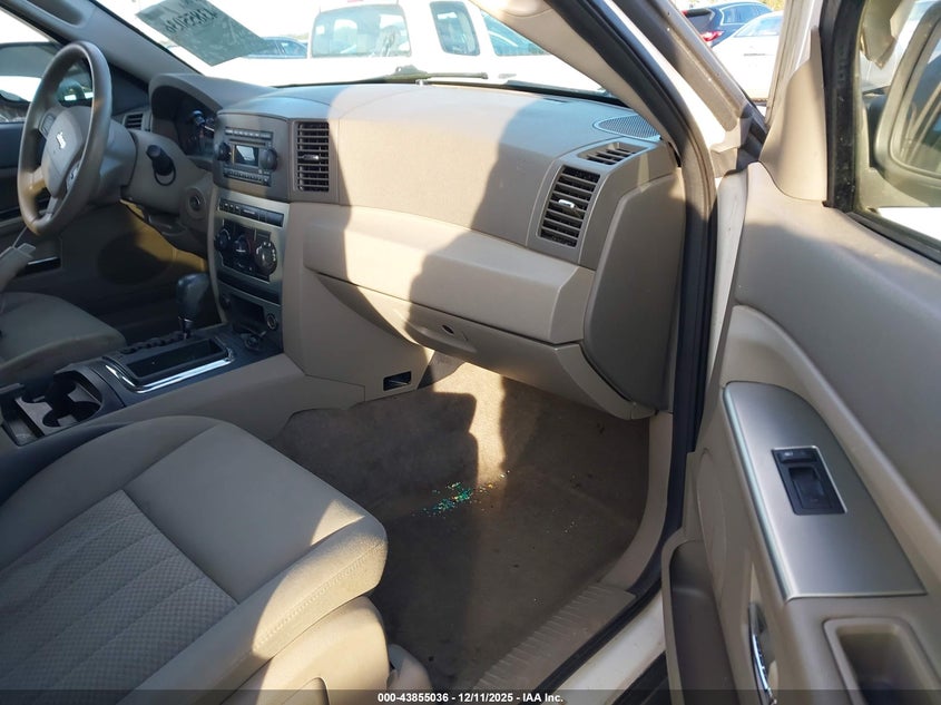 2005 Jeep Grand Cherokee Laredo