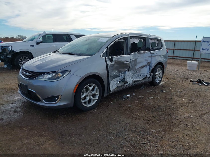 2017 Chrysler Pacifica Touring Plus