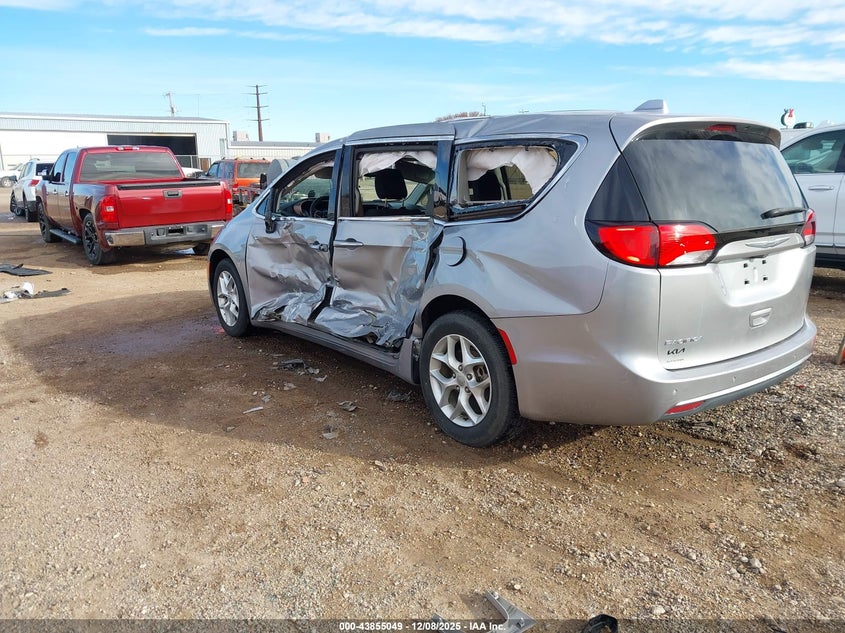 2017 Chrysler Pacifica Touring Plus
