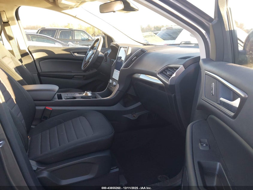 2022 Ford Edge Se