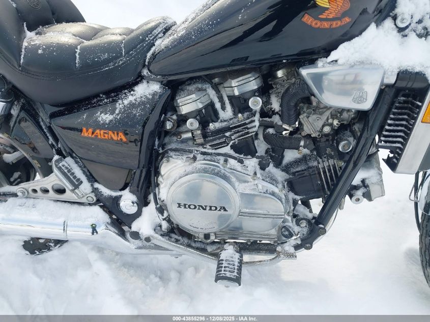 1986 Honda Vf700 C VIN: JH2RC2103GM202897 Lot: 43855296