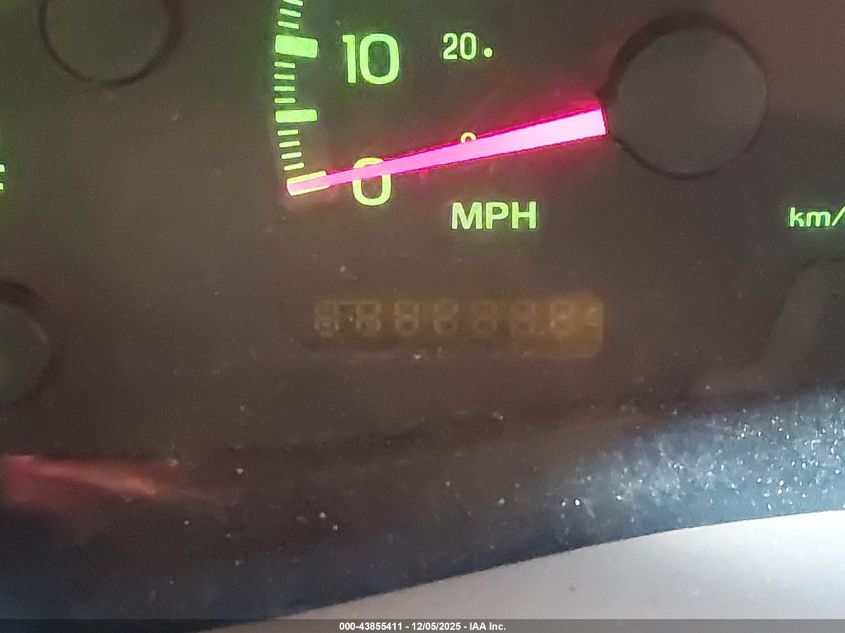 2000 Ford Expedition Xlt VIN: 1FMRU15L5YLB36585 Lot: 43855411