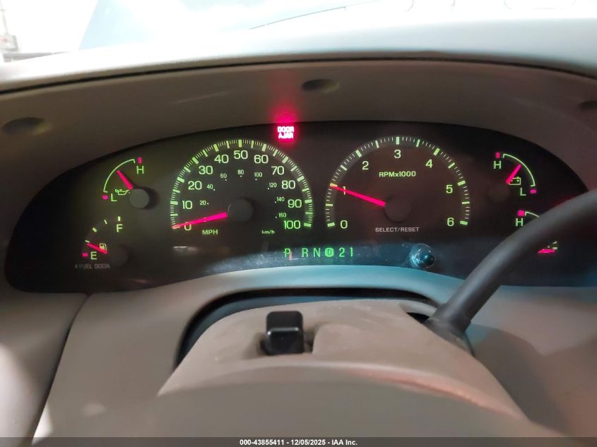 2000 Ford Expedition Xlt VIN: 1FMRU15L5YLB36585 Lot: 43855411