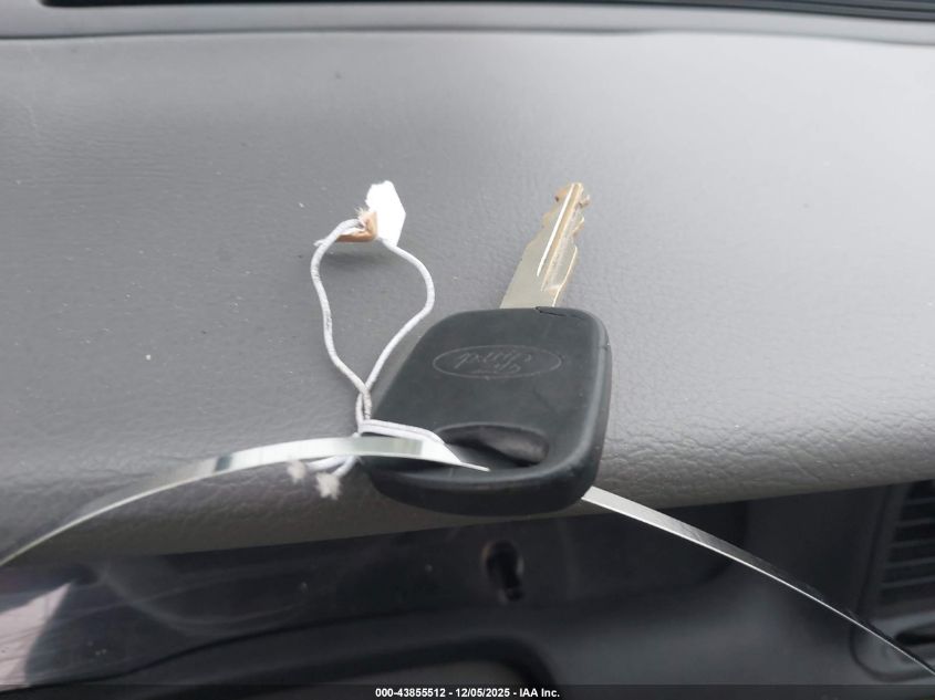 2002 Ford Crown Victoria Standard VIN: 2FAFP73W42X150623 Lot: 43855512