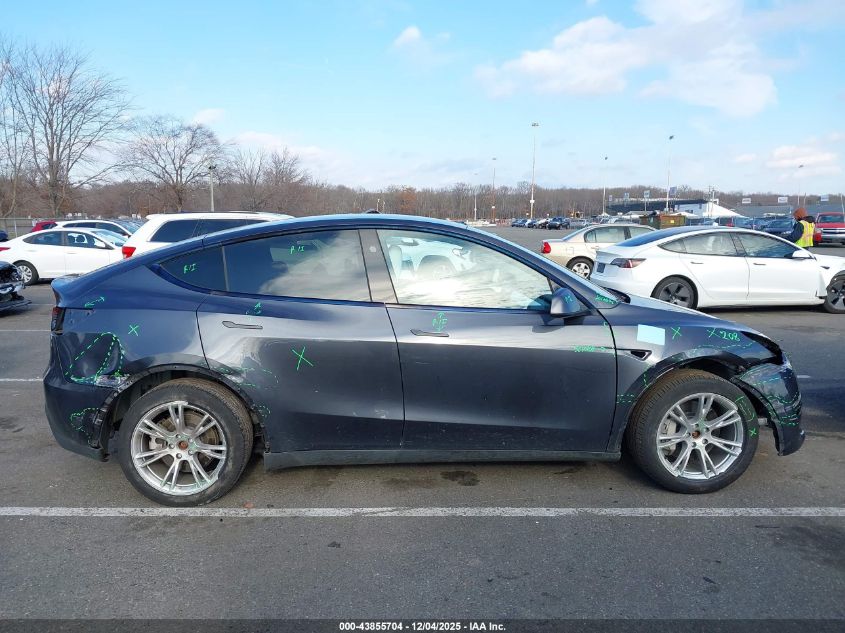 2024 Tesla Model Y Long Range Dual Motor All-Wheel Drive VIN: 7SAYGDEE2RA233659 Lot: 43855704