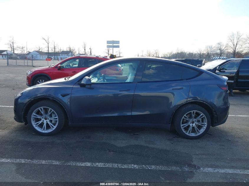 2024 Tesla Model Y Long Range Dual Motor All-Wheel Drive VIN: 7SAYGDEE2RA233659 Lot: 43855704