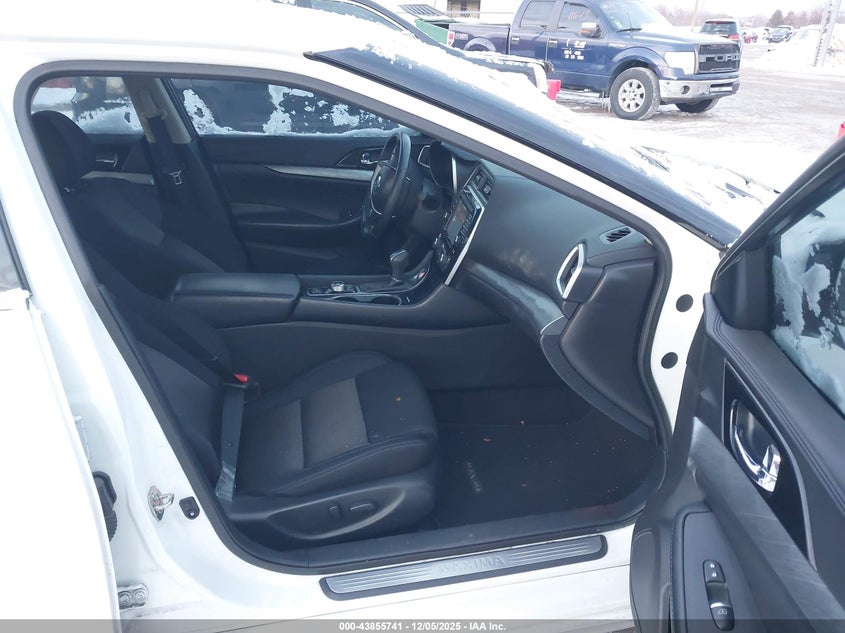 2017 NISSAN MAXIMA auction photo 5